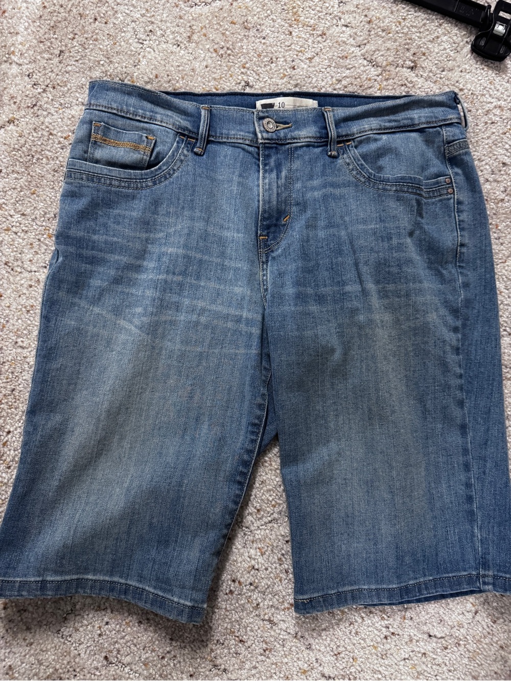 Levi's Woman’s Jean shorts in Faded Blue